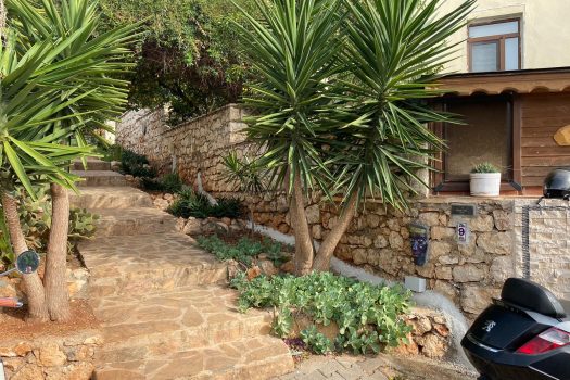 ANTALYA KAŞ ÇERÇİLER’DE ÇATI KATI FULL DENİZ MANZARALI SATILIK 1+1 DAİRE
