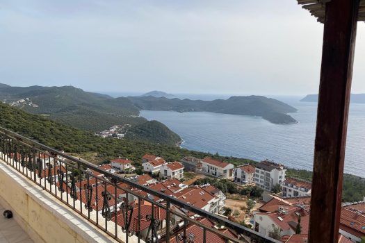 ANTALYA KAŞ ÇERÇİLER’DE ÇATI KATI FULL DENİZ MANZARALI SATILIK 1+1 DAİRE