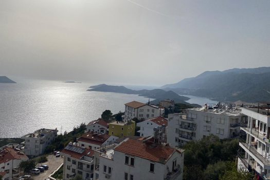 ANTALYA KAŞ ÇERÇİLER’DE ÇATI KATI FULL DENİZ MANZARALI SATILIK 1+1 DAİRE