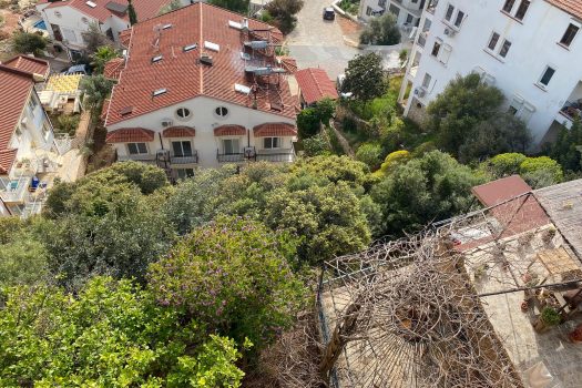 ANTALYA KAŞ ÇERÇİLER’DE ÇATI KATI FULL DENİZ MANZARALI SATILIK 1+1 DAİRE
