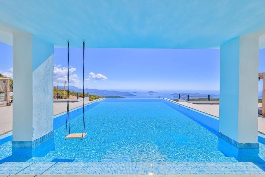 ANTALYA KAŞ YENİKÖY’DE DENİZ MANZARALI SATILIK VİLLA
