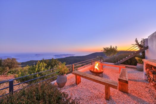 ANTALYA KAŞ YENİKÖY’DE DENİZ MANZARALI SATILIK VİLLA